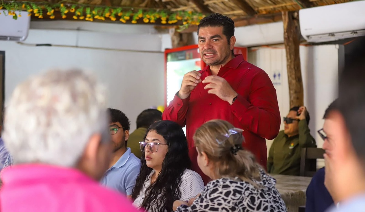 Rodolfo Valenzuela sostiene encuentro ciudadano en Escuinapa