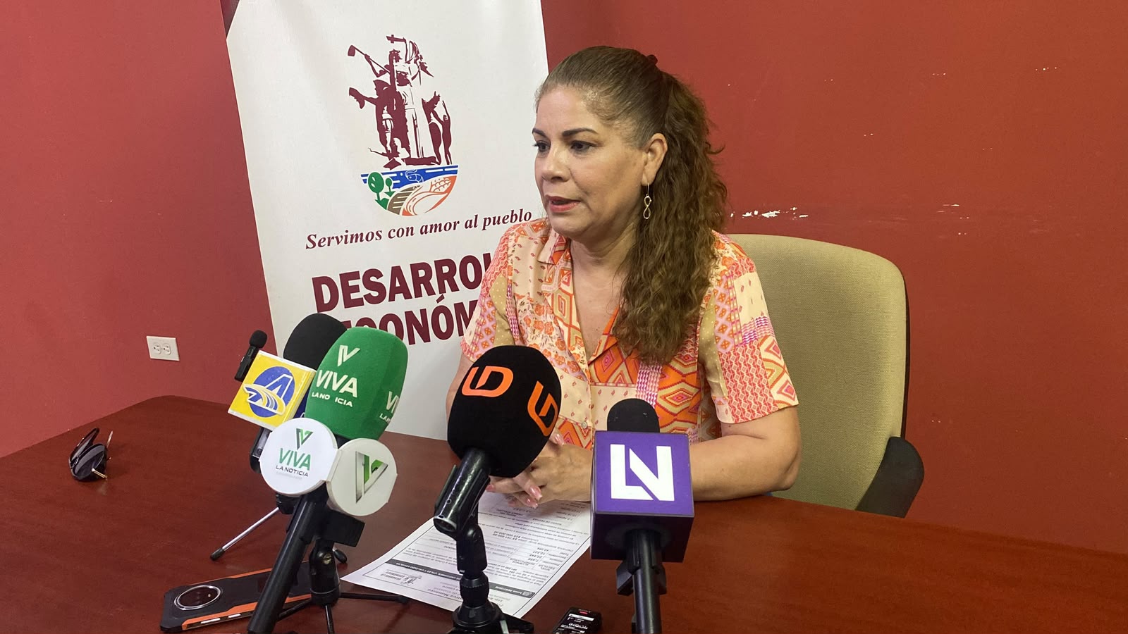 Rosa Amalia Leyva Castro, titular de la Dirección General de Desarrollo Económico de Guasave
