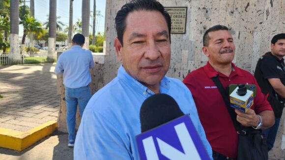 Repararán un tramo del Canuto Ibarra en Los Mochis, Sinaloa; cuadrillas de Obras Públicas reponen losa de concreto