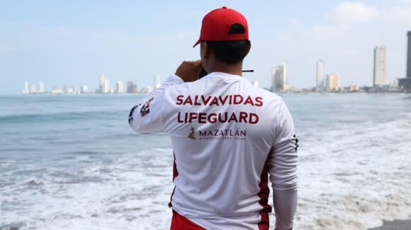 Salvavidas advierten sobre zonas de mayor riesgo en playas de Mazatlán, Sinaloa