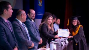 se graduan 60 estudiantes de politicas publicas y estudios internacionales de la uas mujer