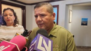 secretario general del sindicato regional de trabajadores de las juntas de agua potable de ahome julian gutierrez gutierrez