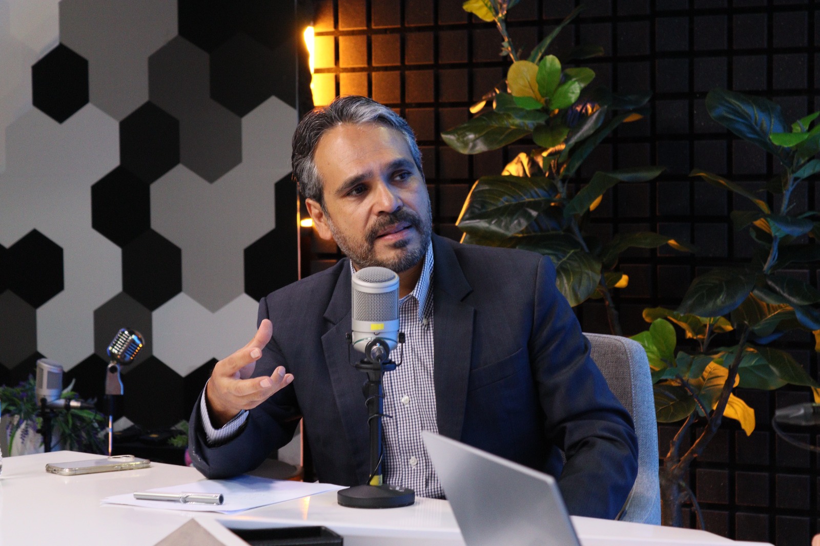 Sergio Mario Arredondo en entrevista con Los Noticieristas