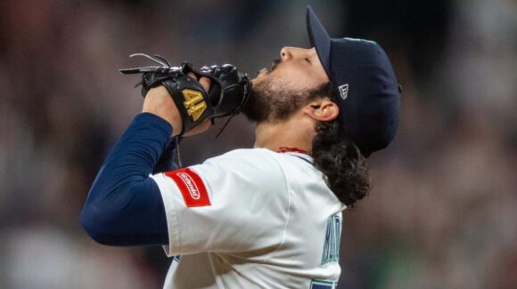El sinaloense Andrés Muñoz llega a 17 salvamentos en la temporada 2026 de MLB