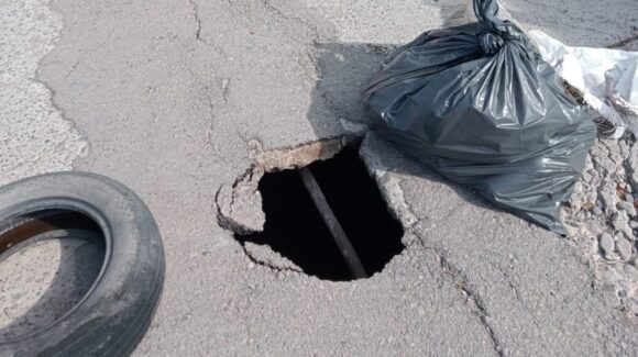 Aflora otro socavón en Los Mochis, Sinaloa, tras intensa lluvia del lunes