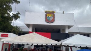 sorprende lluvia a manifestantes del stashag en el ayuntamiento de guasave sin