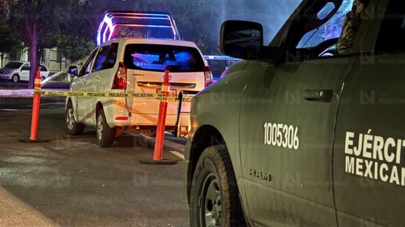 Sujetos armados interceptan al conductor de un Avanza para “levantarlo” en Las Quintas de Culiacán, Sinaloa