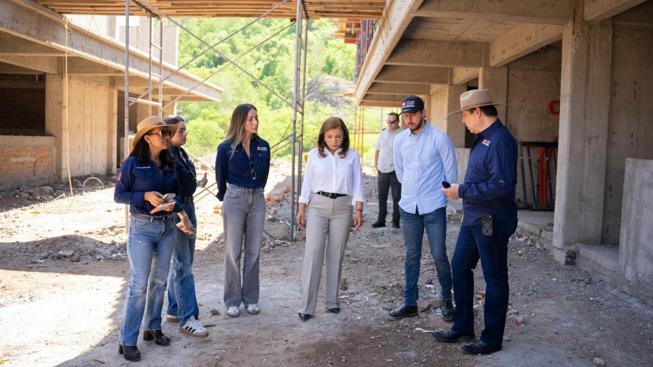 Supervisan construcción de secundaria en Alturas del Sur y reconversión de secundaria técnica en El Mirador, en Culiacán