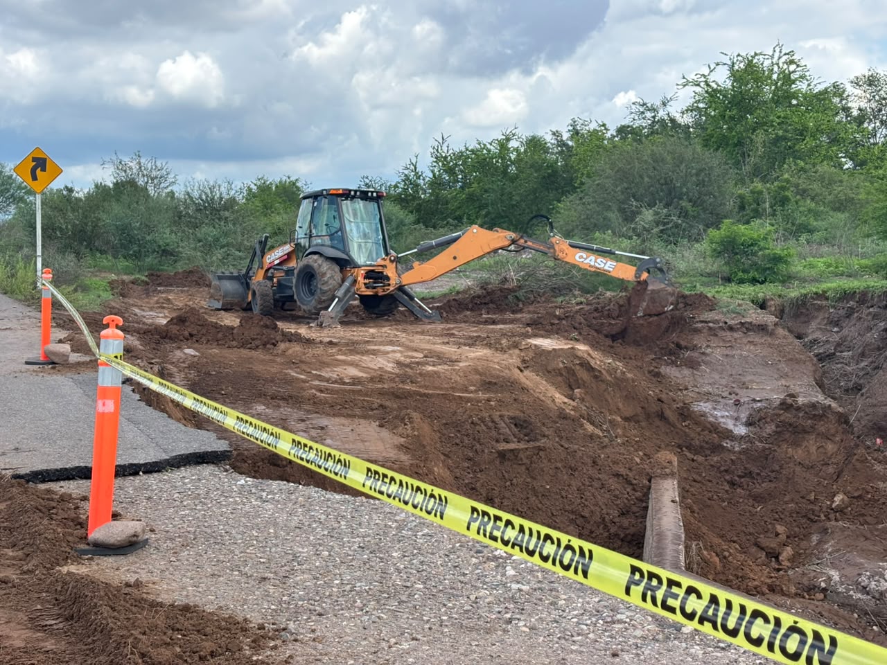 Obras Públicas estatal supervisa daños en carreteras tras fuertes lluvias