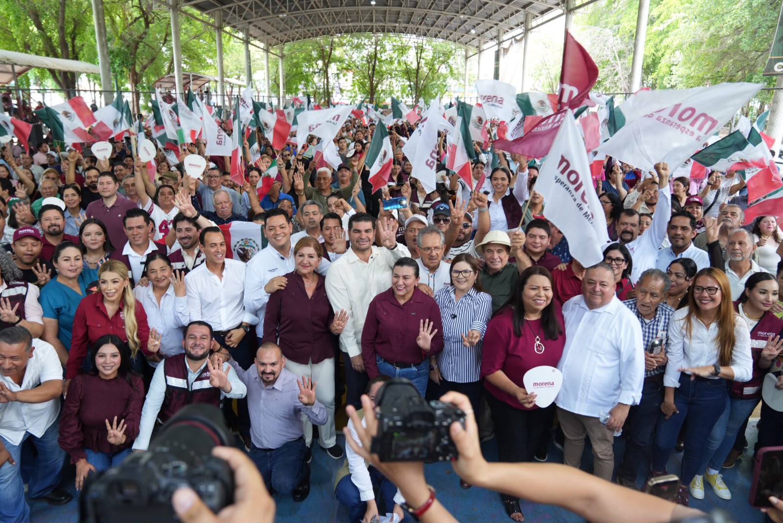 Tere Guerra Ochoa sostiene encuentro ciudadano en Culiacán