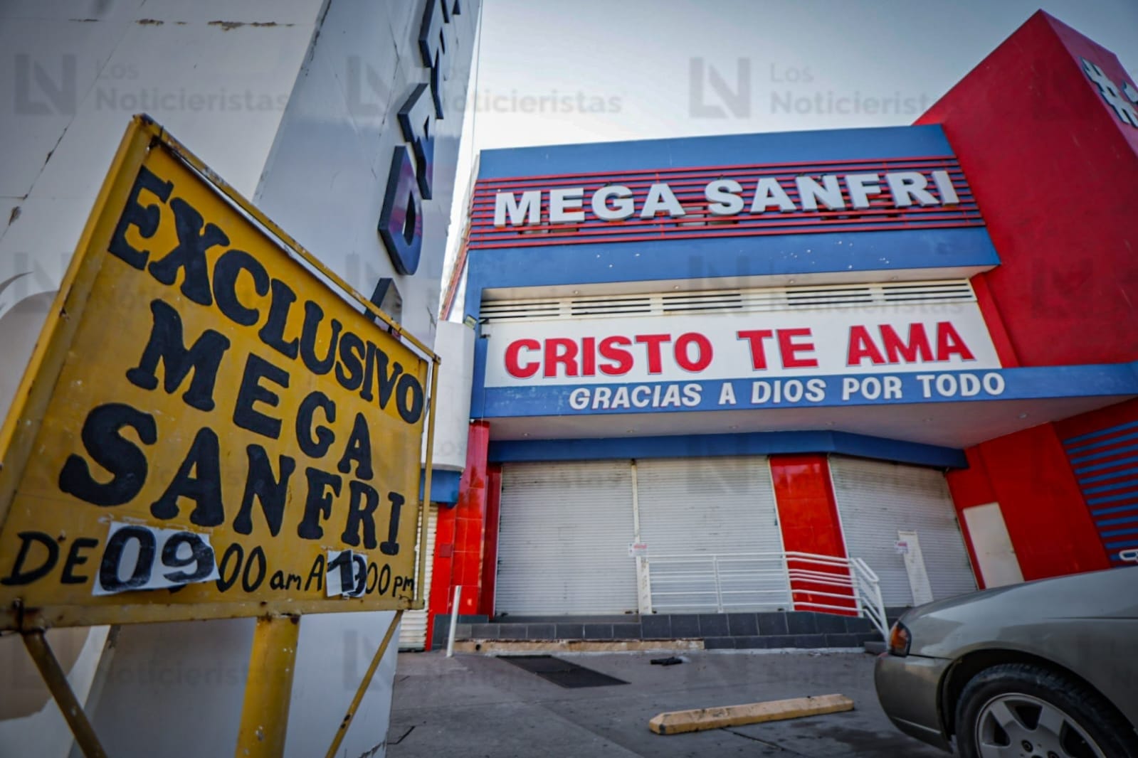 FGR asegura la tienda de importaciones Mega Sanfri en Culiacán