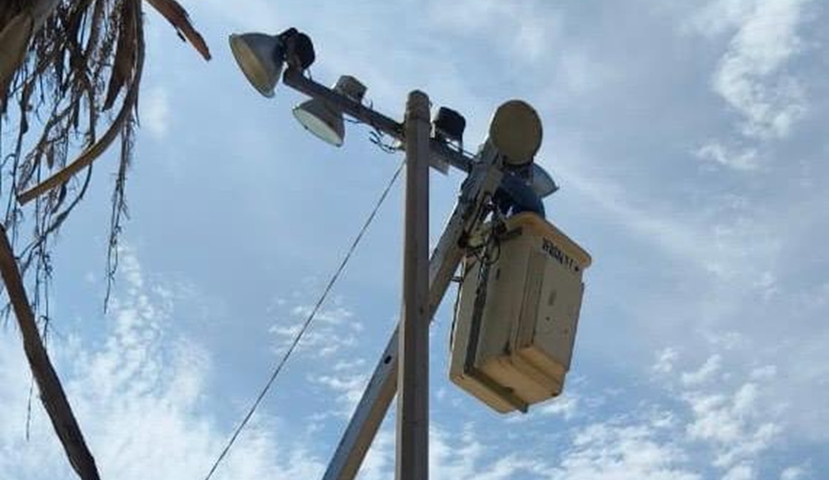 CFE sigue rehabilitando suministro eléctrico en Mazatlán