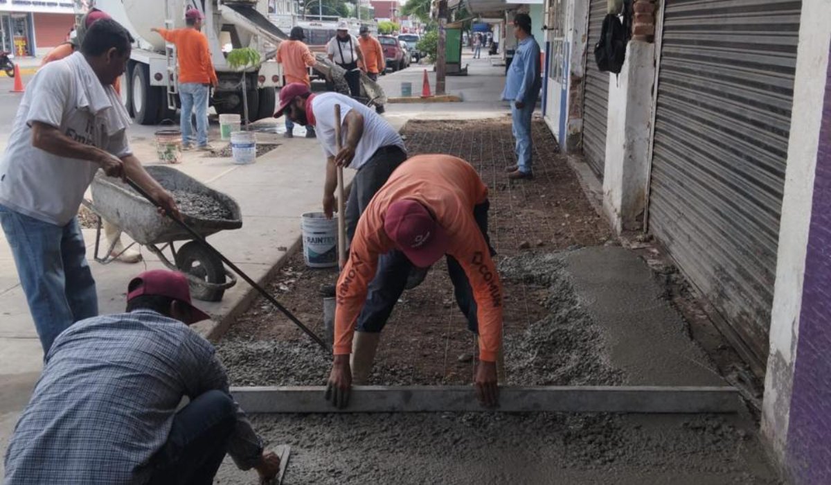 Trabajos de bacheo en Ahome, Sinaloa