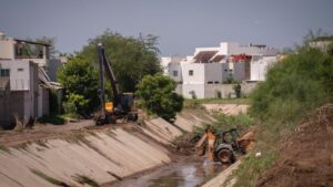 trabajos de limpieza y desazolve ante las lluvias en culiacan