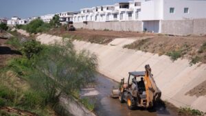 trabajos de limpieza y desazolve ante las lluvias en culiacan sin