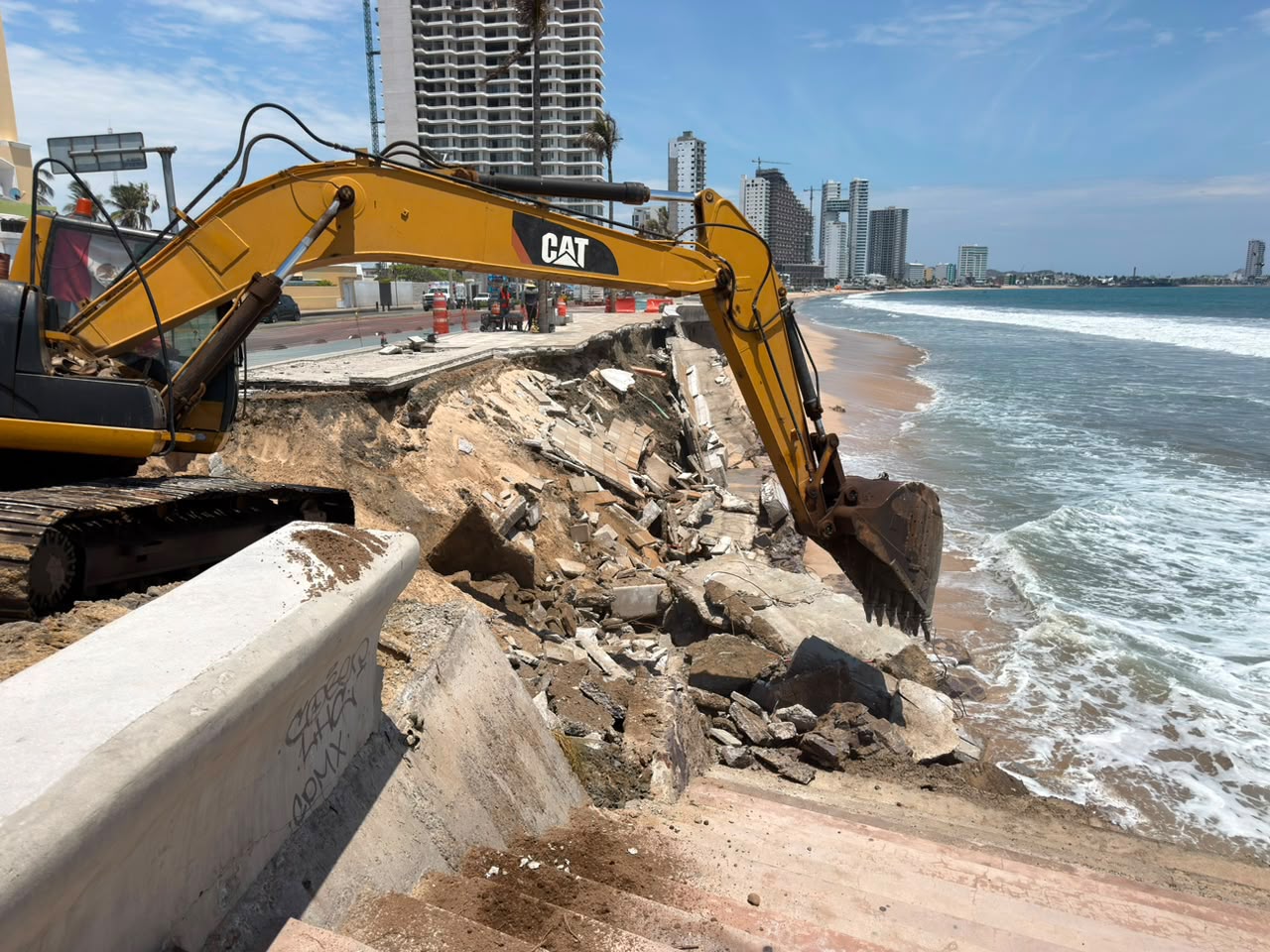 Trabajos de rehabilitación en el Malecón de Mazatlán