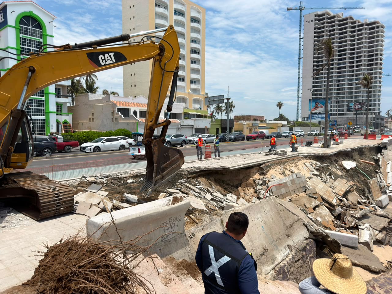 Trabajos de rehabilitación en el Malecón de Mazatlán