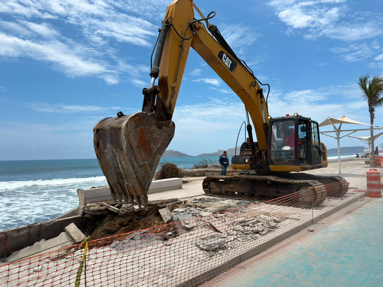 Trabajos de rehabilitación en el Malecón de Mazatlán