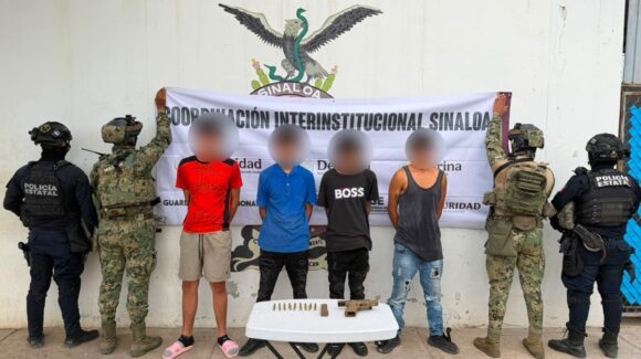 ¡Los tenían amarrados y vendados de los ojos! Detienen a tres menores y un adulto y rescatan a dos ‘levantados’ en Mazatlán, Sinaloa