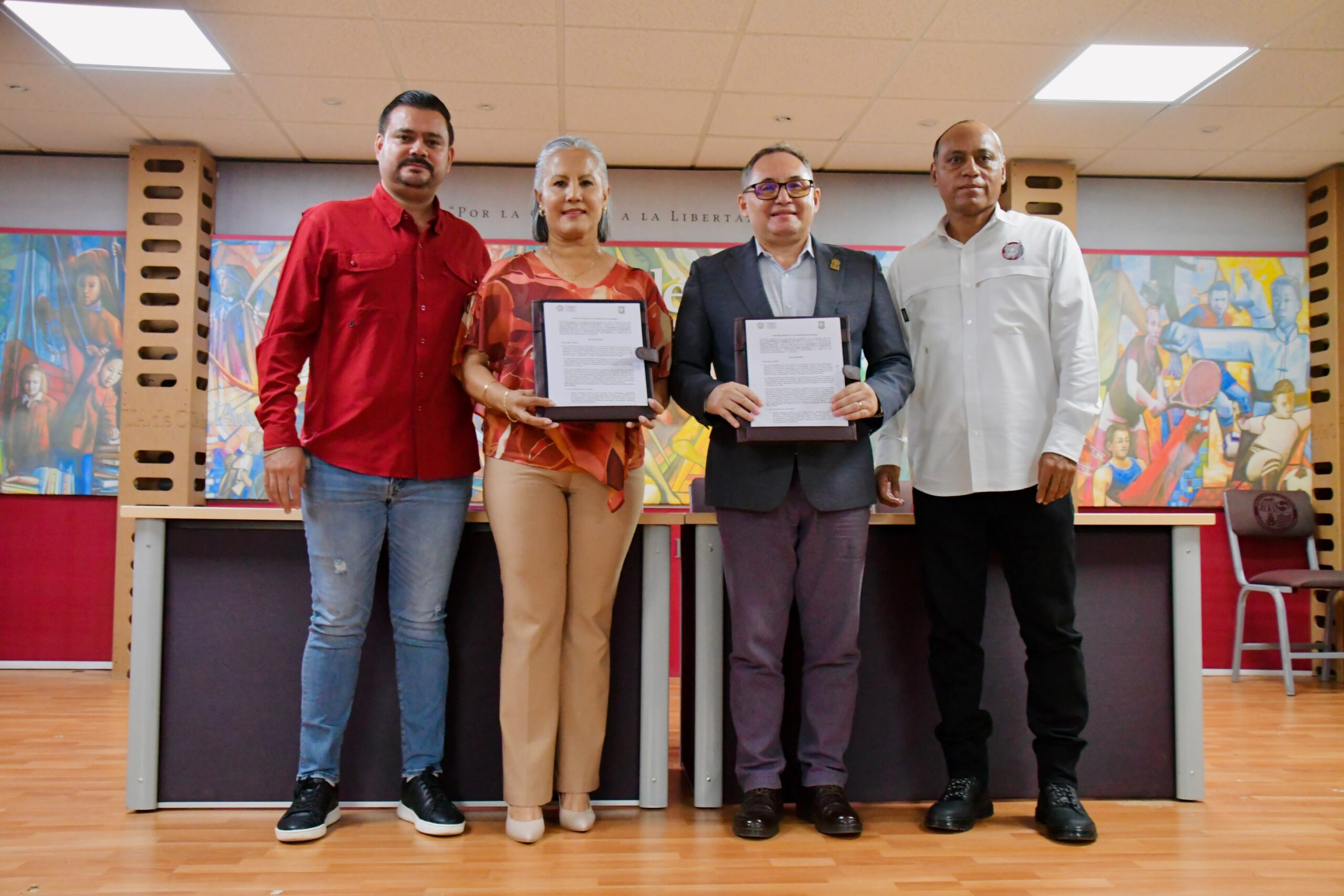UAdeO y Ayuntamiento de Salvador Alvarado firman convenio