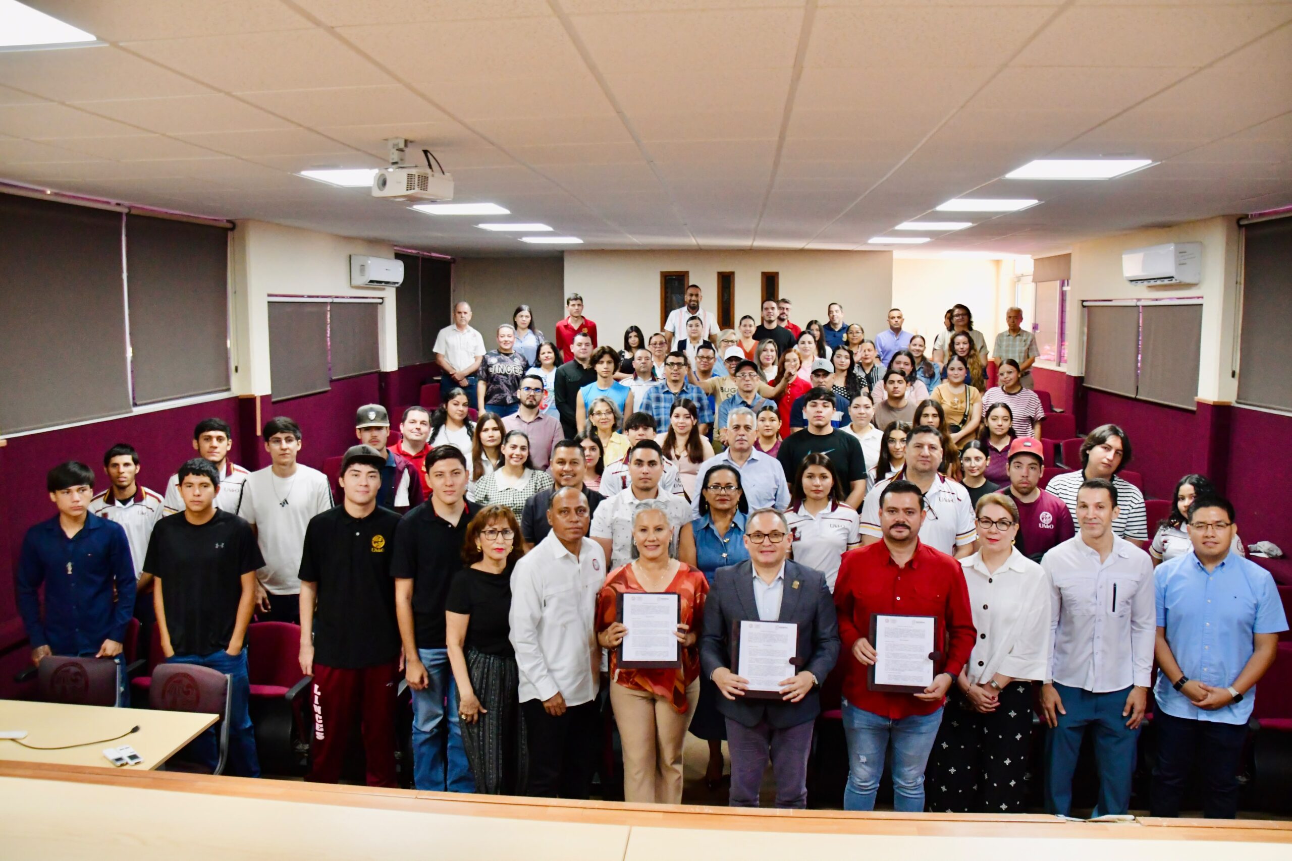 UAdeO y Ayuntamiento de Salvador Alvarado firman convenio