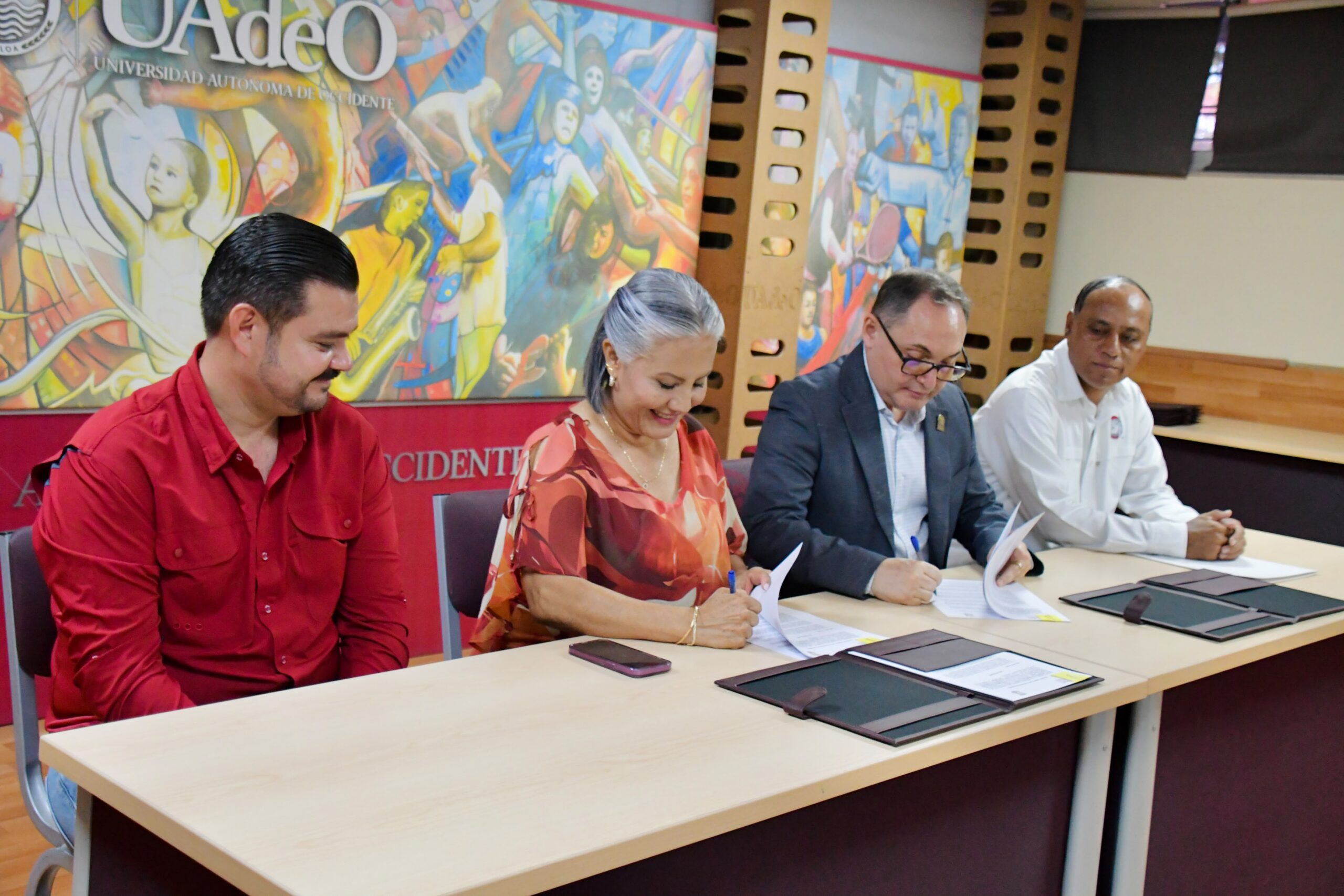 UAdeO y Ayuntamiento de Salvador Alvarado firman convenio