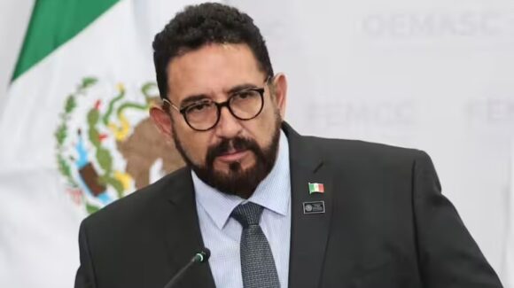 Ulises Lara López, vocero de la FGR, presenta su renuncia este martes