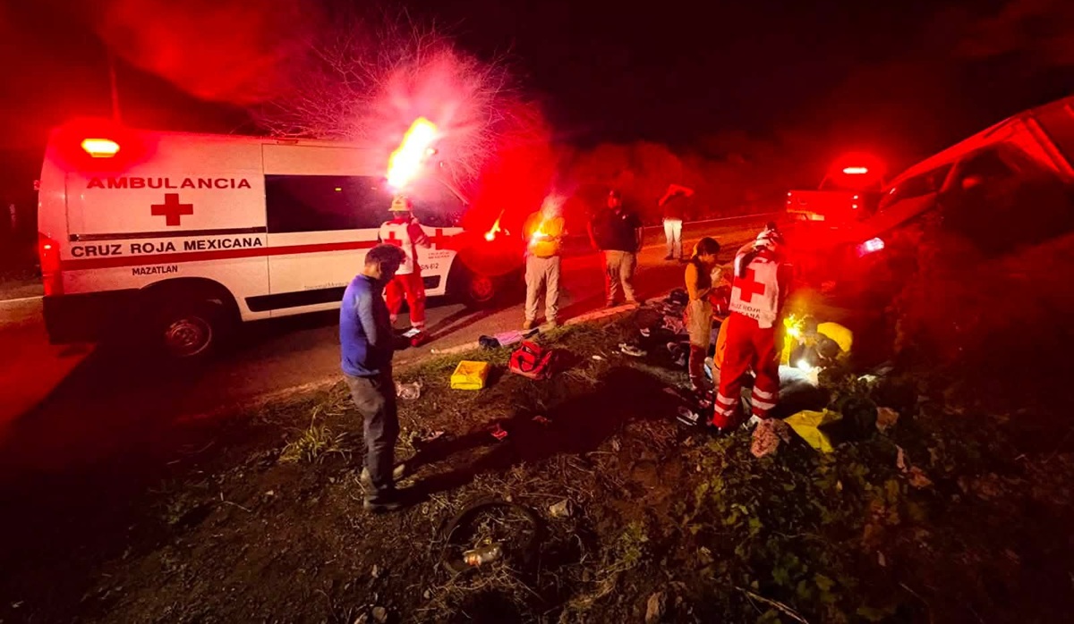 Un muerto y tres heridos en accidente sobre la carretera Mazatlán-San Ignacio