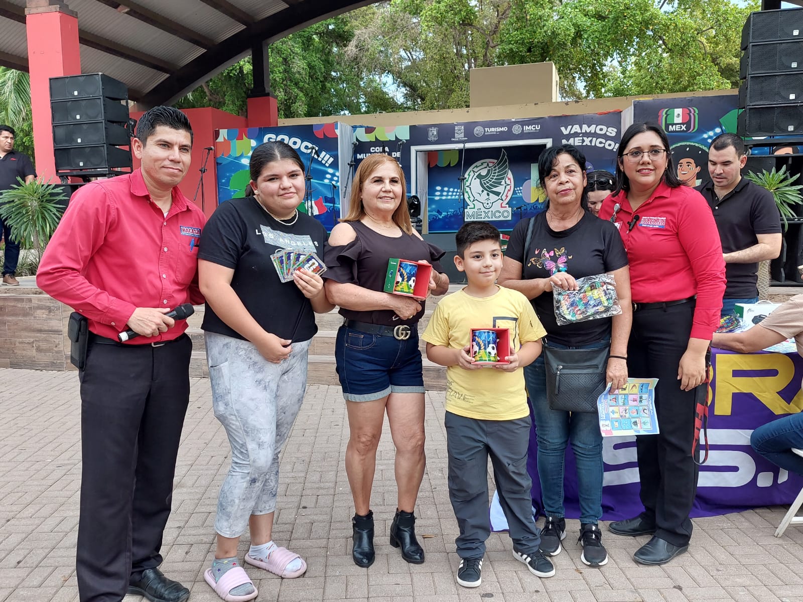 Vibra Radio Guamúchil y Macasa realizan Lotería Futbolera