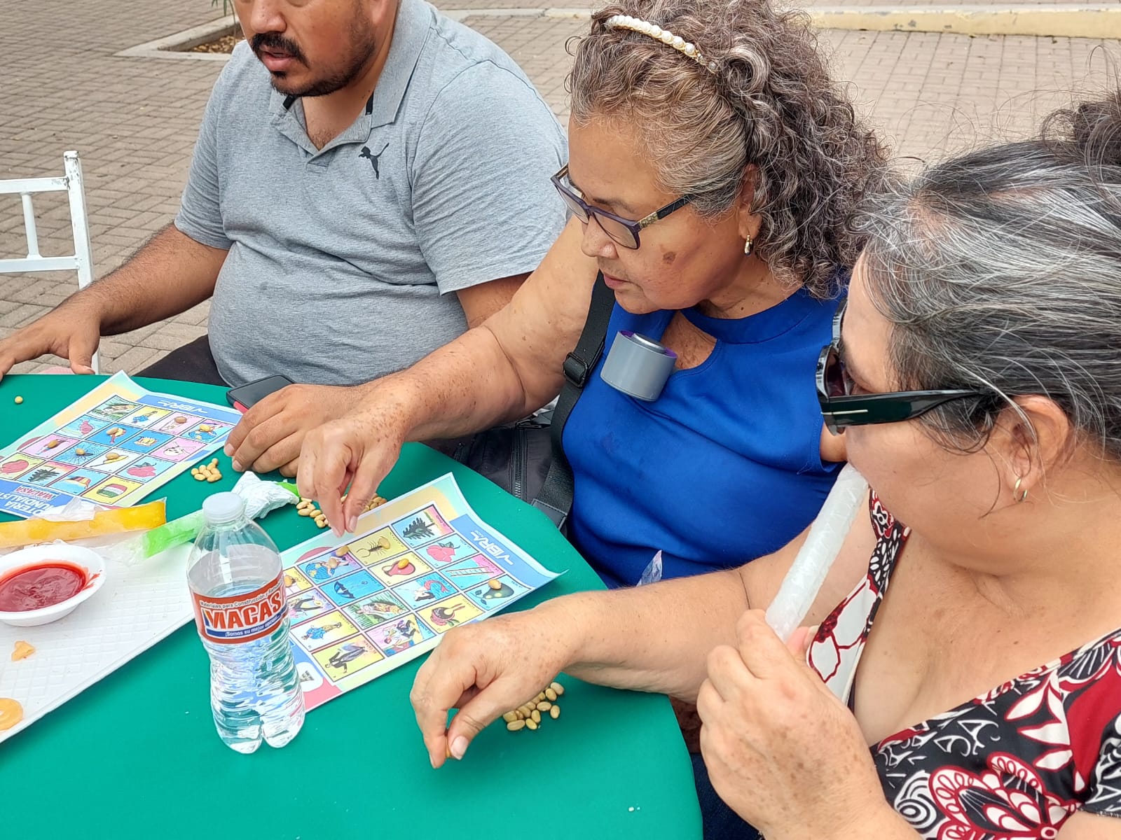 Vibra Radio Guamúchil y Macasa realizan Lotería Futbolera