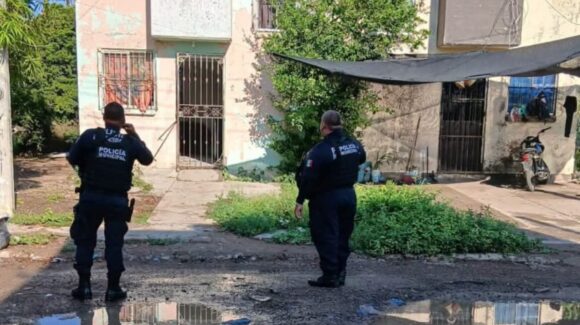 Balean vivienda en el Infonavit Las Huertas en Escuinapa, Sinaloa; no se reportan personas lesionadas