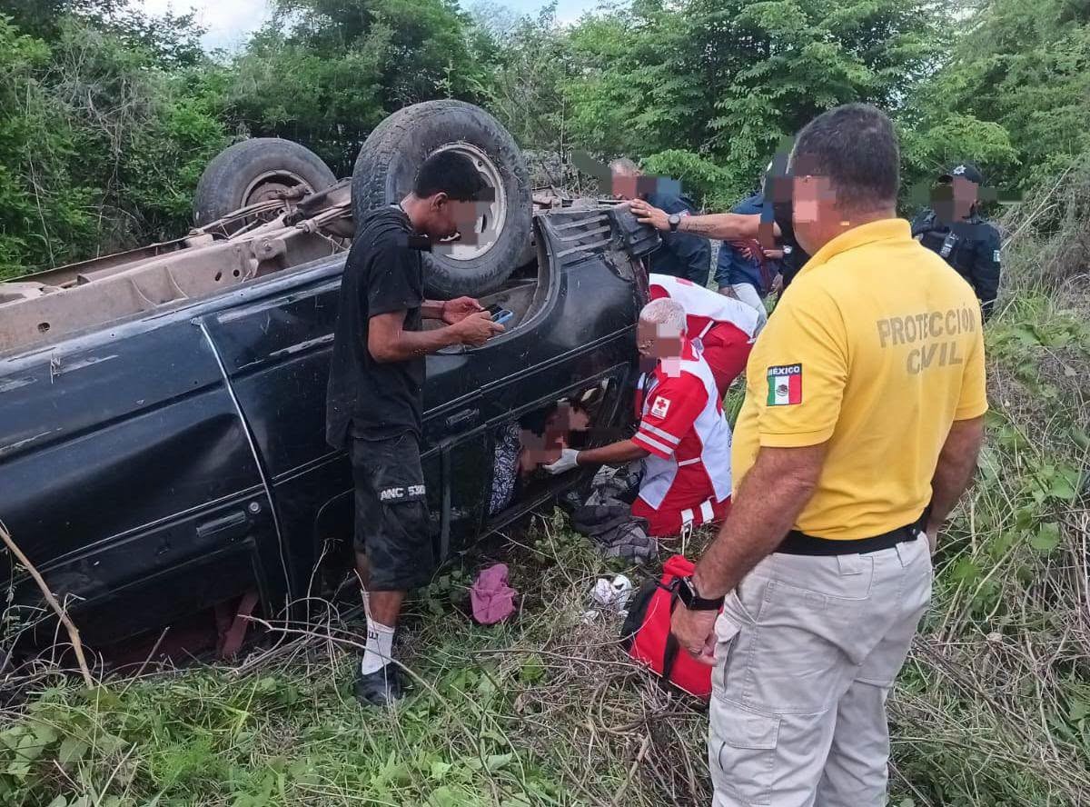 Volcadura en El Rosario, Sinaloa