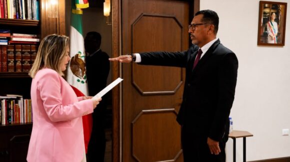 Efraín Barrios es nombrado subsecretario de Sebides; Yeraldine Bonilla le toma protesta