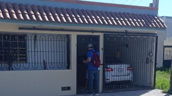 Jurisdicción Sanitaria actúa para combatir brote de garrapatas en el fraccionamiento Cedros de Los Mochis