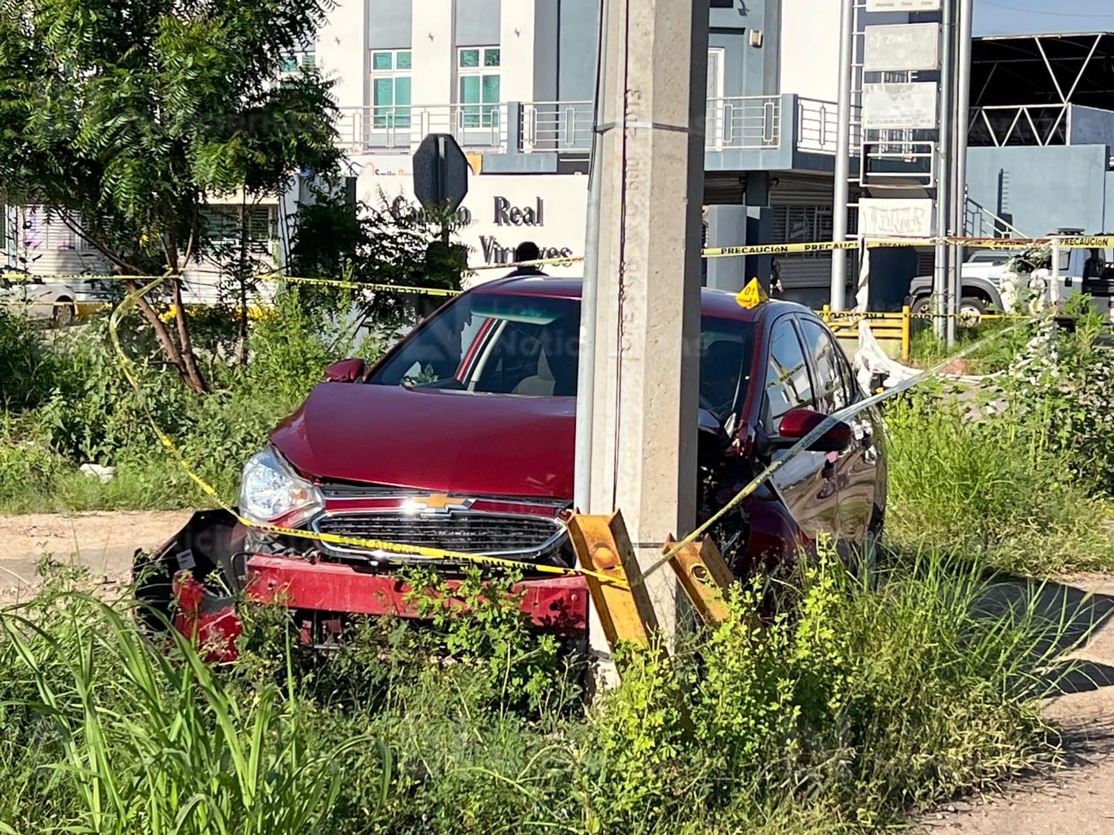 Atacan a balazos al conductor de un vehículo por la carretera Sanalona al oriente de Culiacán