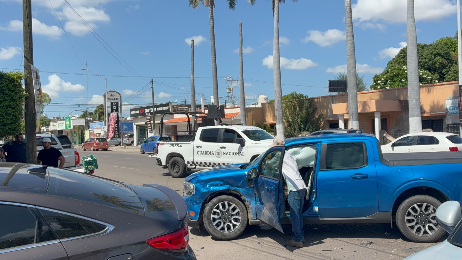 Accidente múltiple deja una mujer lesionada en el sector centro de Los Mochis, Sinaloa