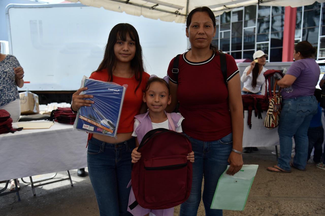 Ahome mantiene abierto acopio de utiles