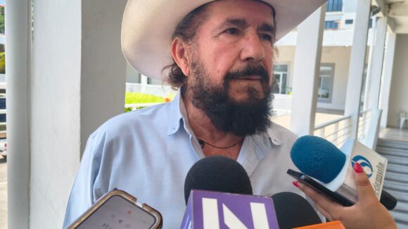 Mantienen vigilancia ante gusano barrenador en Mazatlán; productores deben revisar constantemente al ganado