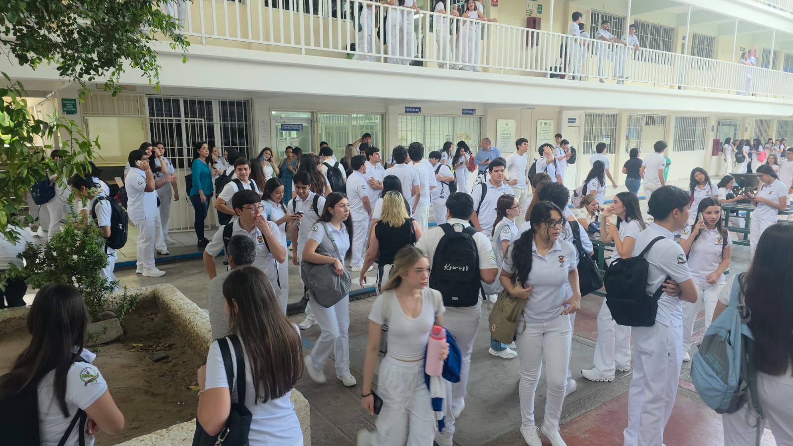 Alumnos de Medicina en la UAS