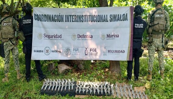 Aseguran arsenal y 172 explosivos improvisados durante operativo en La Guásima, Concordia, Sinaloa