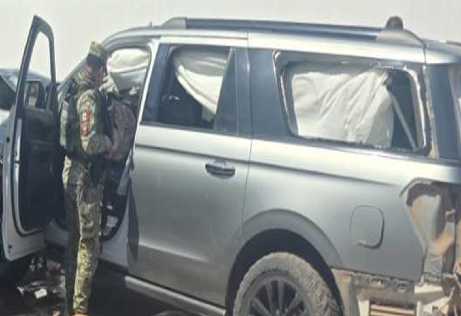 Caen dos con tres fusiles Ak-47, una granada y una camioneta en Angostura
