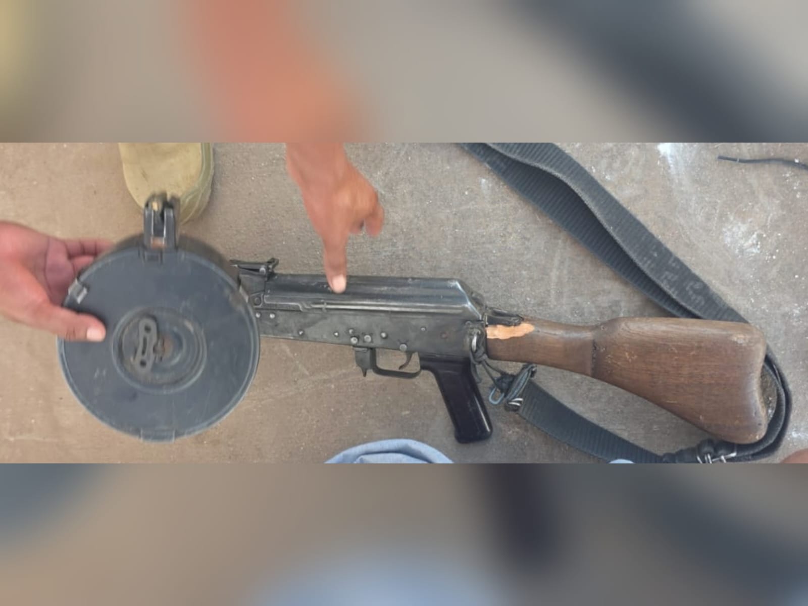 Caen dos con tres fusiles Ak-47, una granada y una camioneta en Angostura