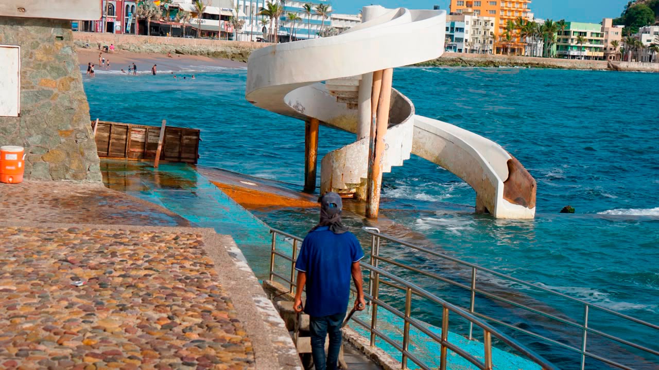 Carpa Olivera y Monumento a La Mujer Mazatleca