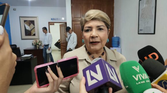 “Con quien llegue, vamos a trabajar”: Cecilia Ramírez ante relevo de gobernador en Sinaloa