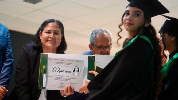 ¡Meta cumplida! Cerca de 350 jóvenes de CONALEP Mazatlán, Sinaloa celebran su graduación
