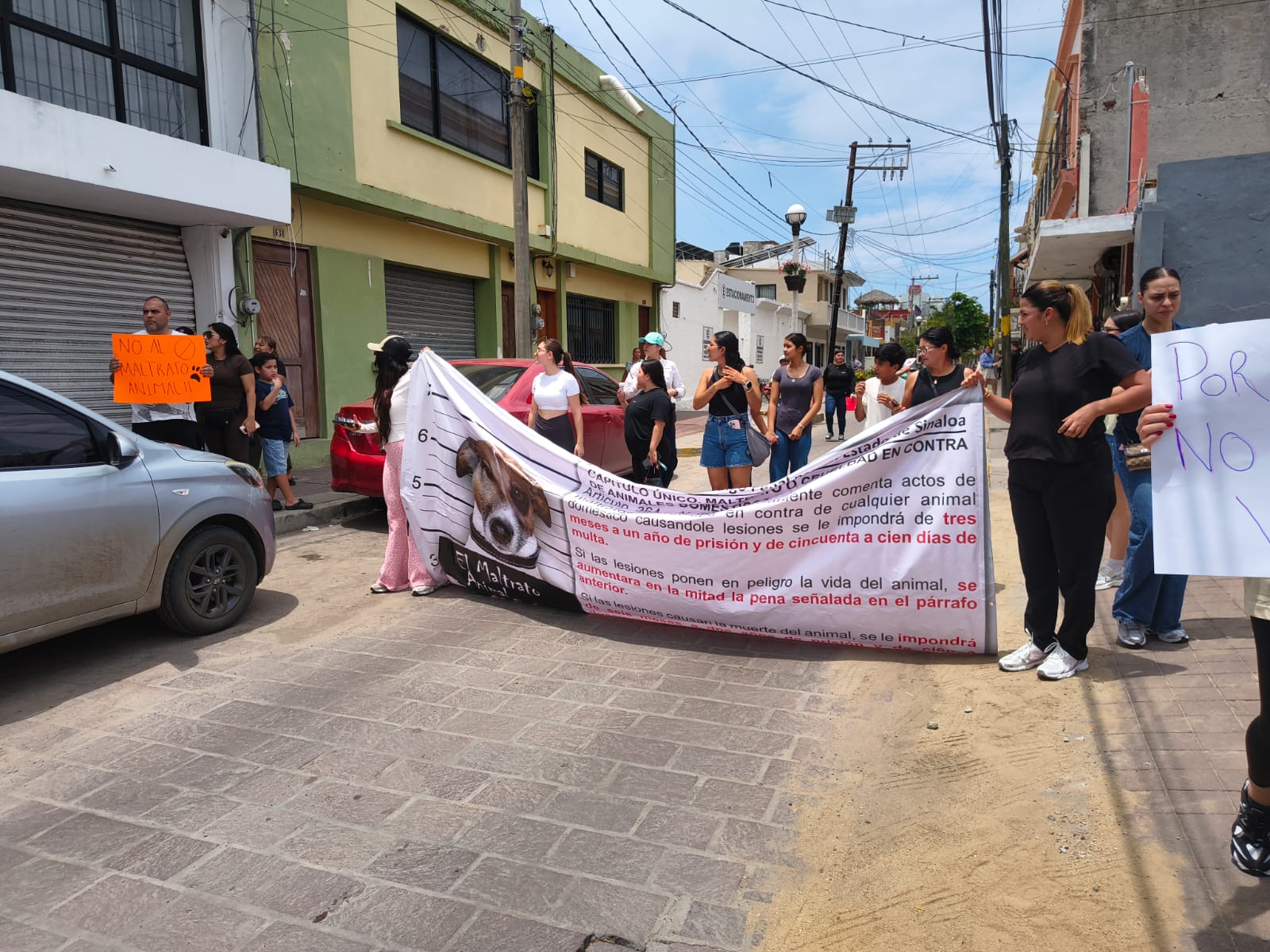 Ciudadanos protestan ante Ecología de Mazatlán