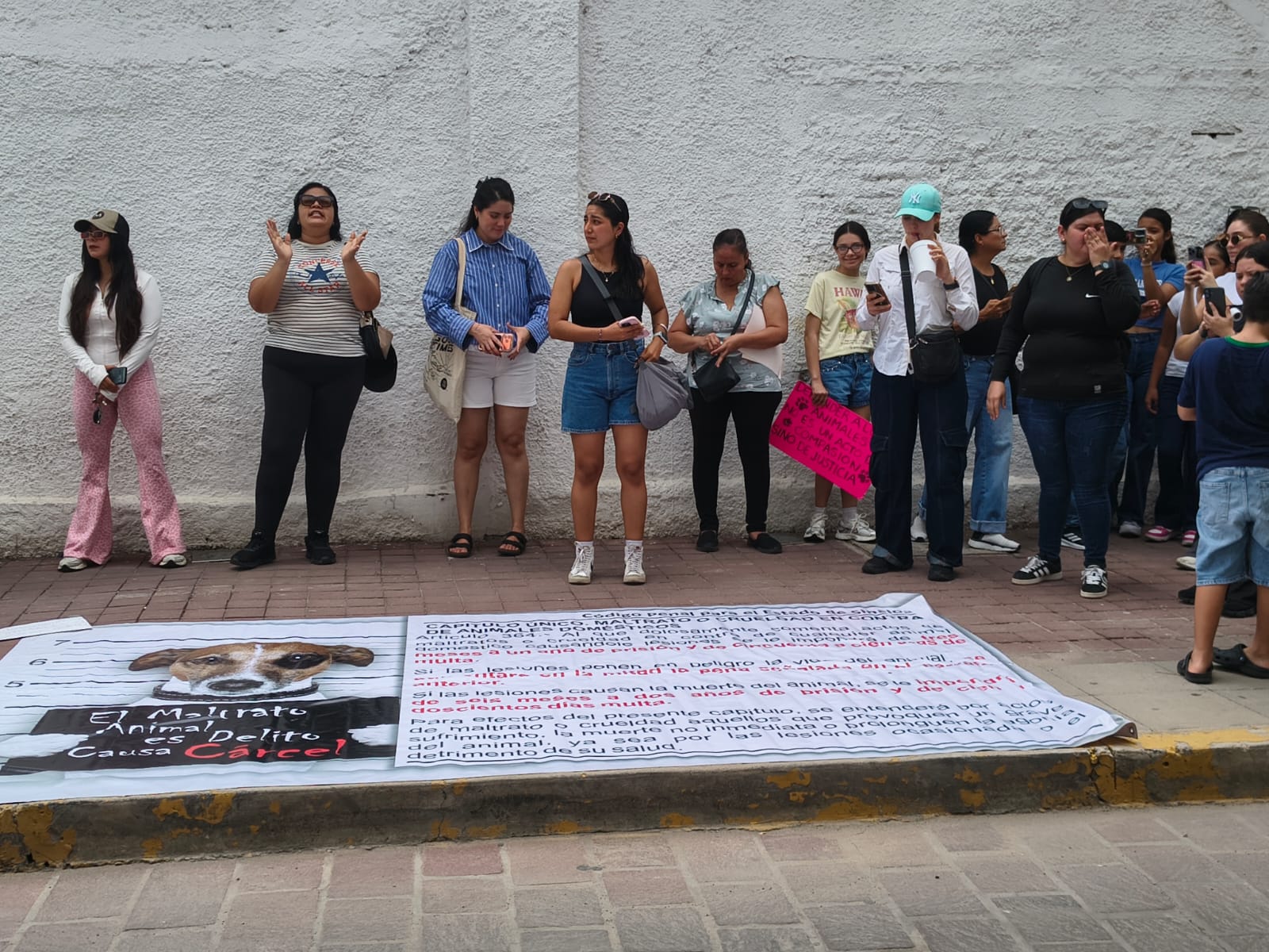 Ciudadanos protestan ante Ecología de Mazatlán