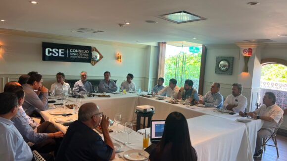 Empresarios piden al Congreso un “nuevo rumbo” para Sinaloa y una gubernatura sin ataduras