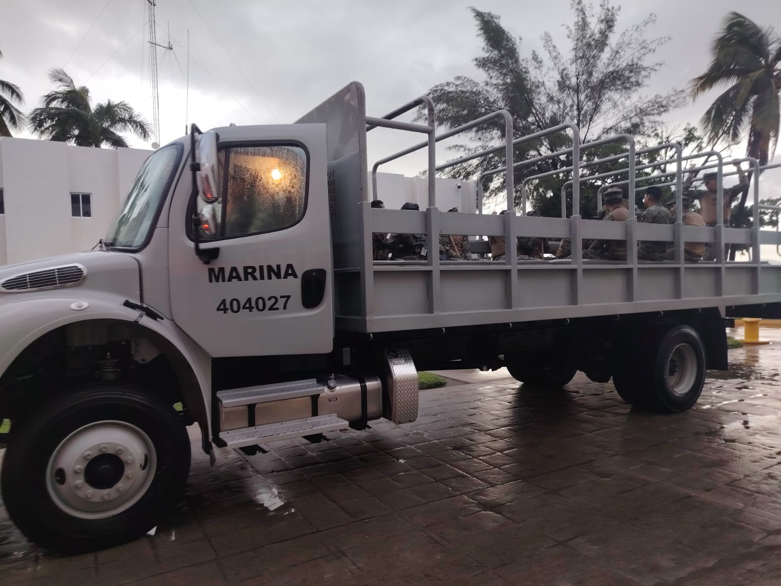 Despliega Marina operativo de auxilio tras fuertes lluvias en Mazatlán, Sinaloa