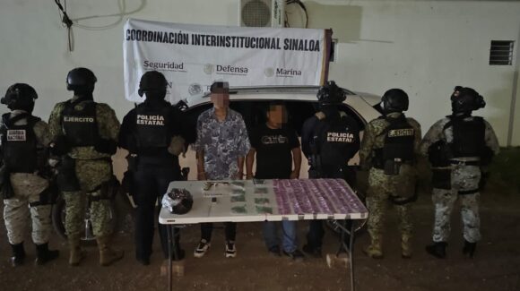 Detienen a tres personas y aseguran más de mil dosis de presunto cristal durante operativo en Mazatlán, Sinaloa
